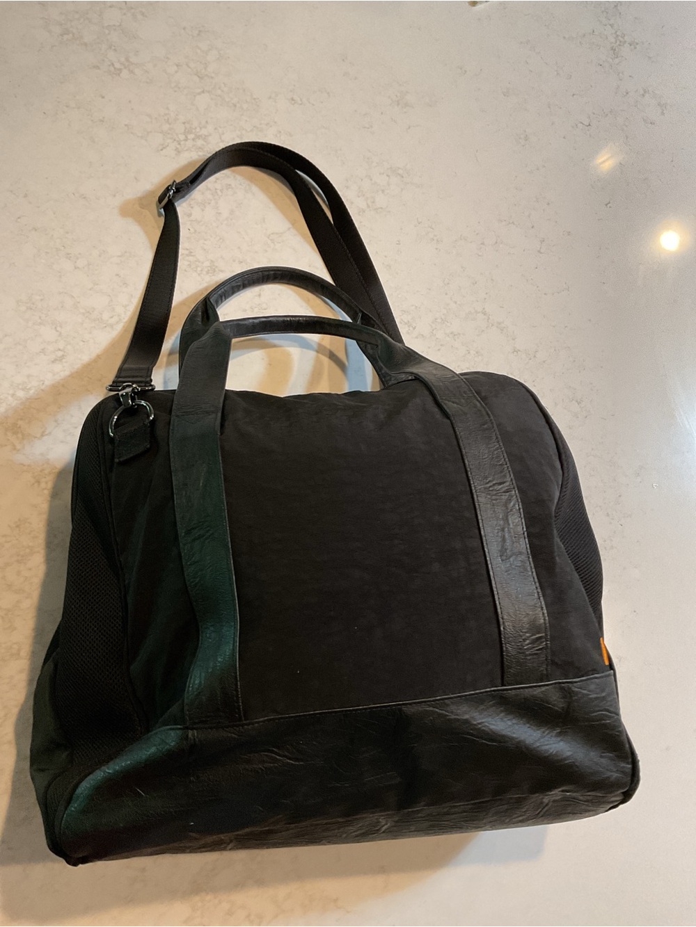 Lucy Work to Workout Canvas Weekender Bag with shoulder strap black NWOT yoga - Picture 2 of 16